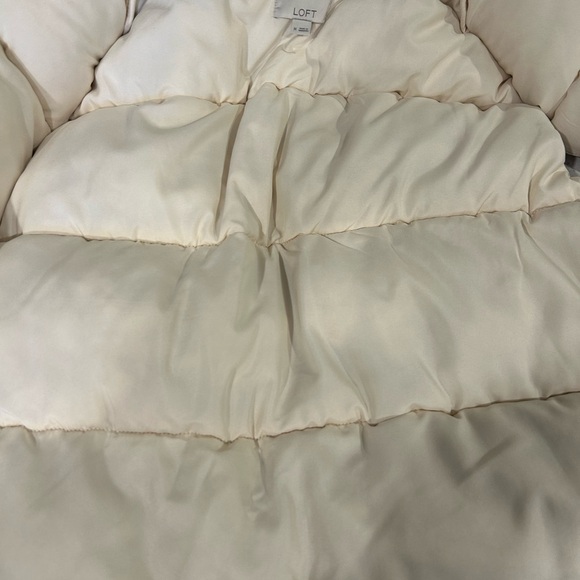 LOFT Floral Puffer Vest Medium - Picture 6 of 6